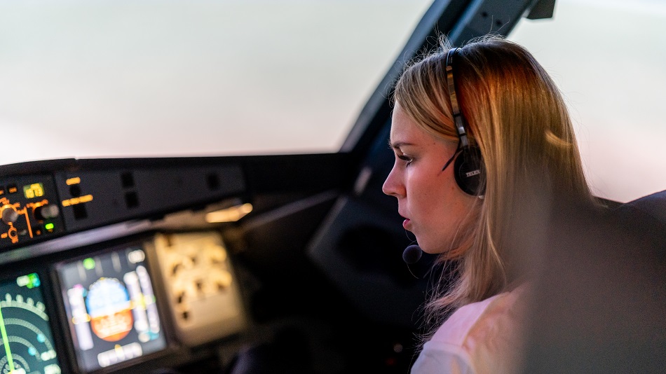  A student pilot: sitting in the cockpit of an A320 at the training location in Berlin